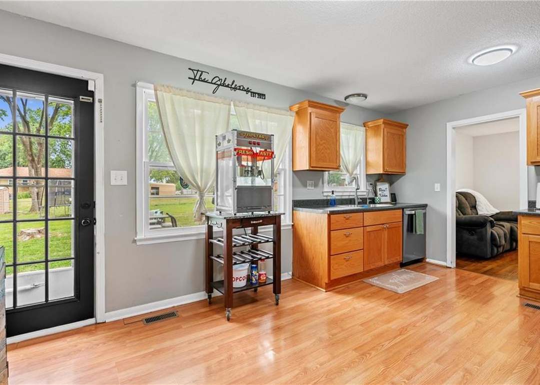 112 Delores Street — photo 14