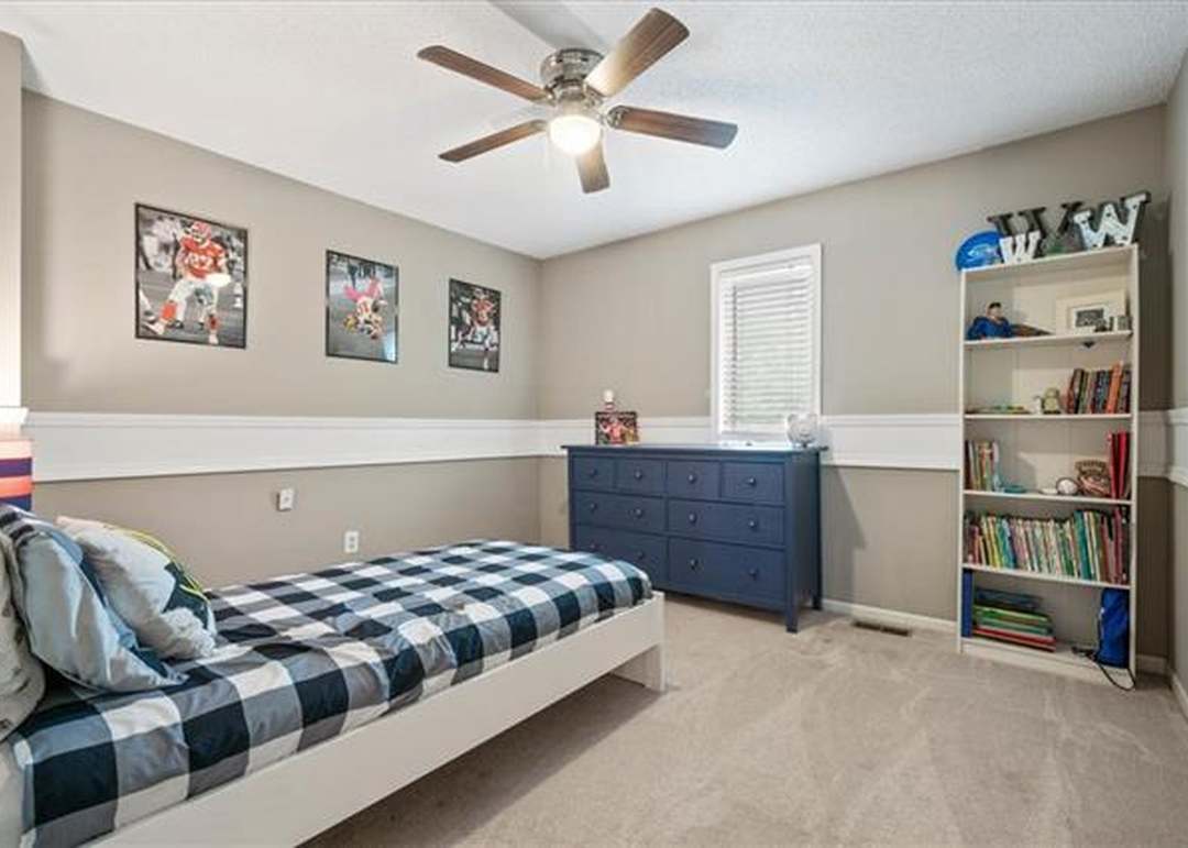 1114 E Sleepy Hollow Drive — photo 5