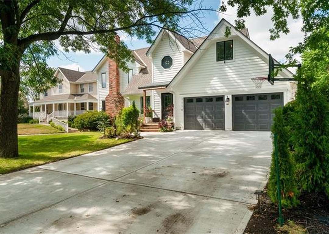 1114 E Sleepy Hollow Drive — photo 8