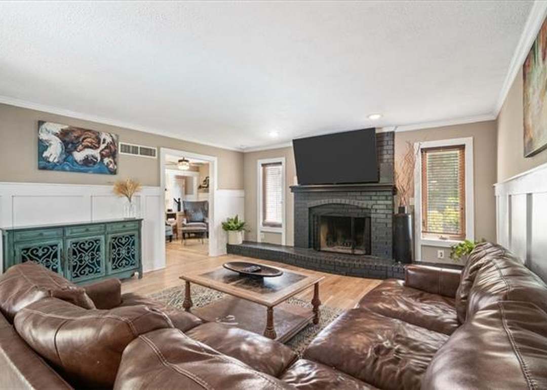1114 E Sleepy Hollow Drive — photo 16
