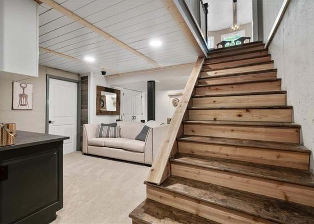 1114 E Sleepy Hollow Drive — photo 29