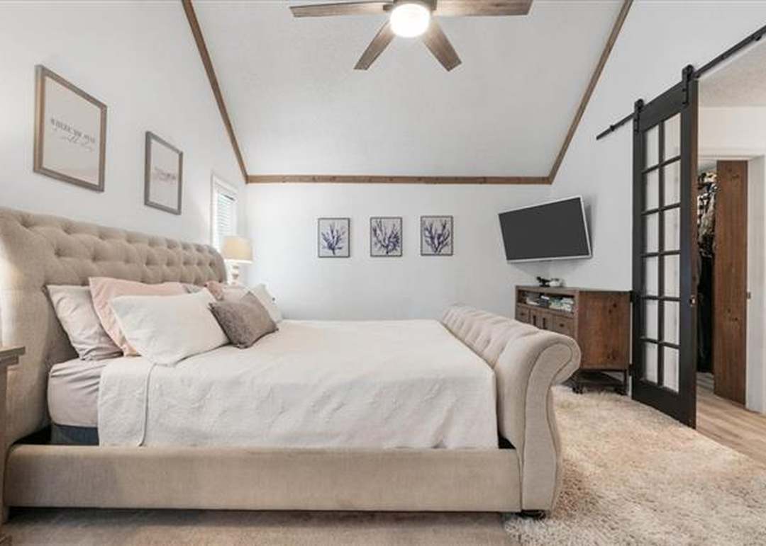 1114 E Sleepy Hollow Drive — photo 32