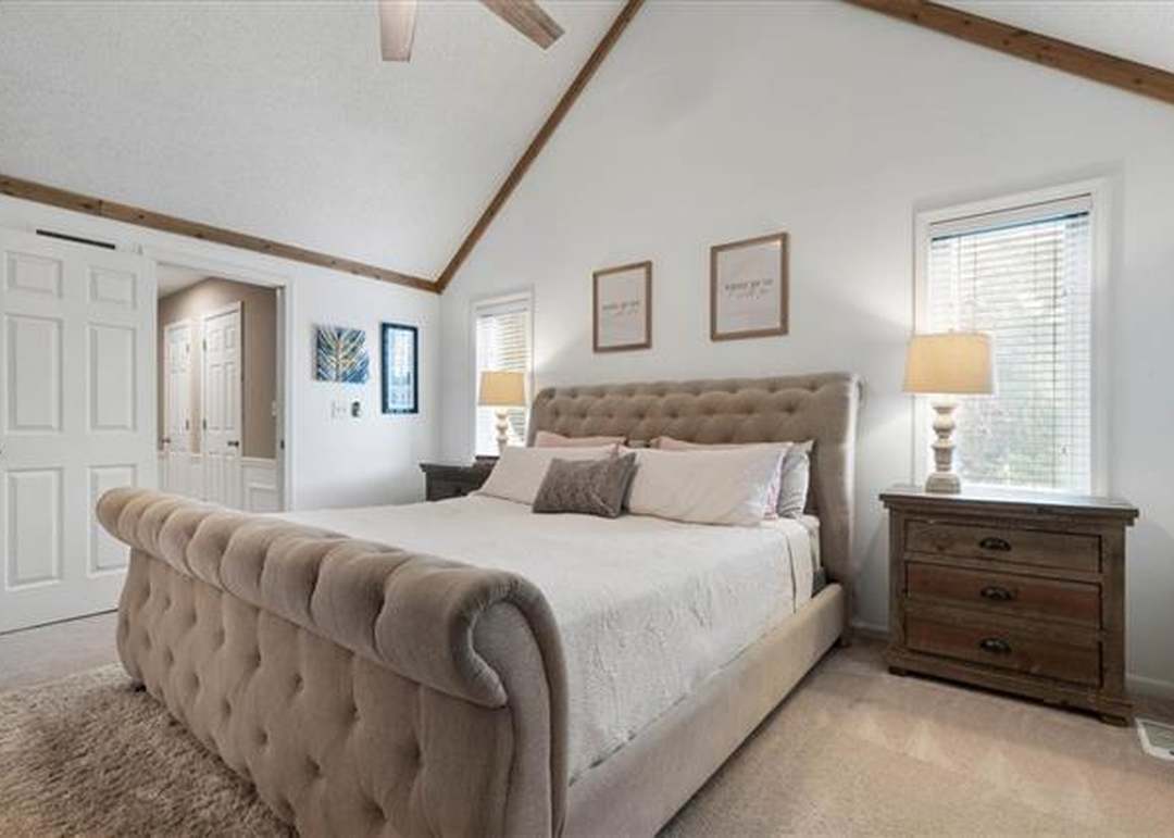 1114 E Sleepy Hollow Drive — photo 33
