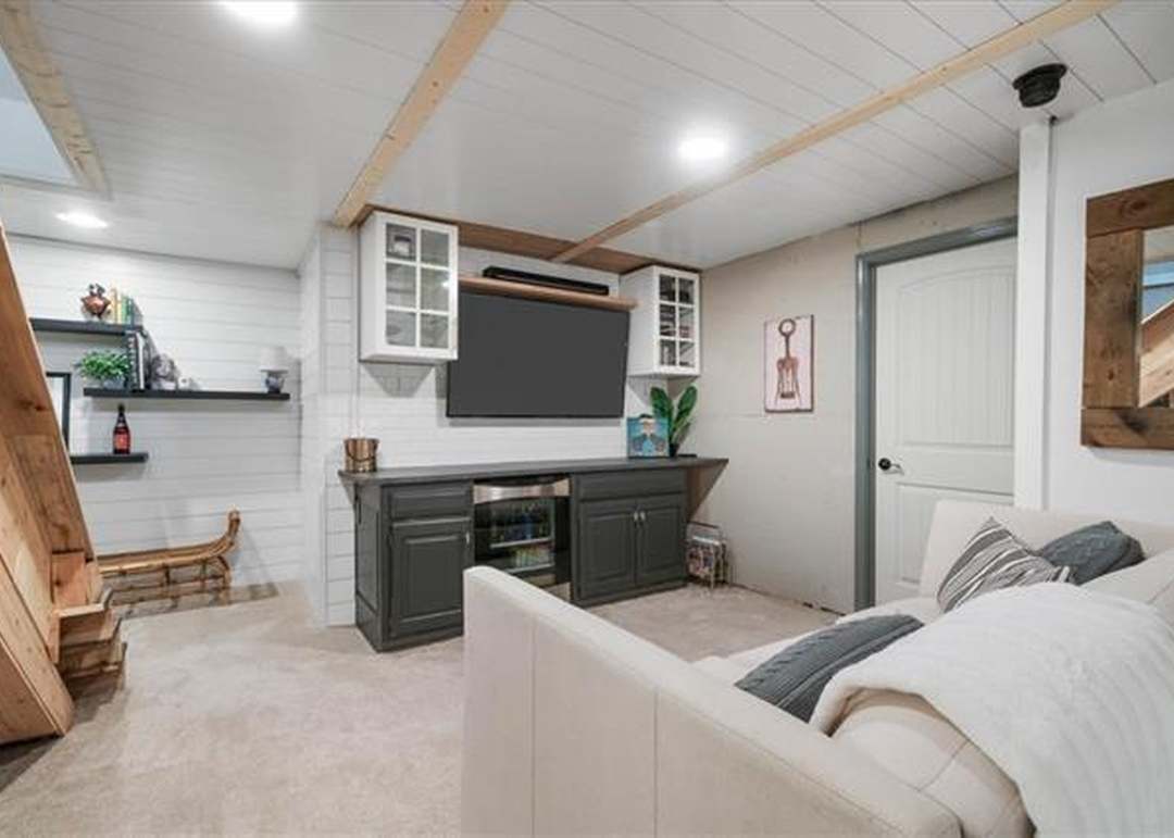 1114 E Sleepy Hollow Drive — photo 40