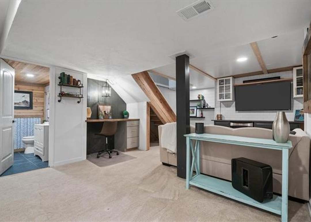 1114 E Sleepy Hollow Drive — photo 44
