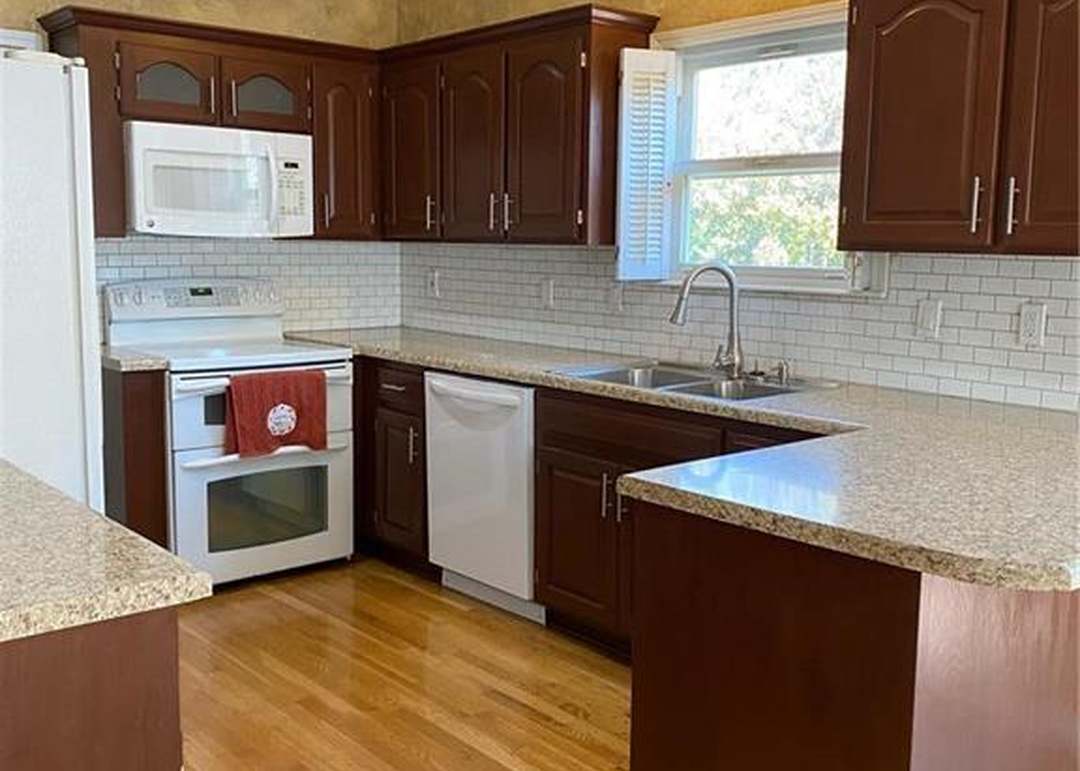 21610 S Madison Street — photo 11