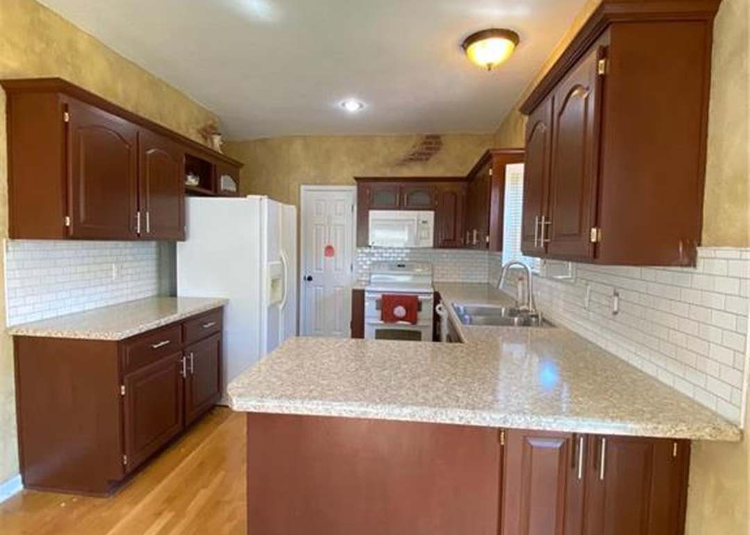 21610 S Madison Street — photo 12
