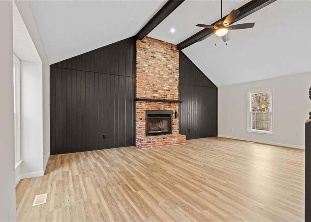 15907 W 124th Terrace — photo 8