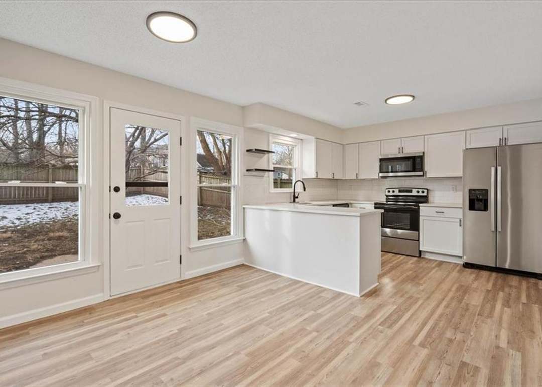 15907 W 124th Terrace — photo 17