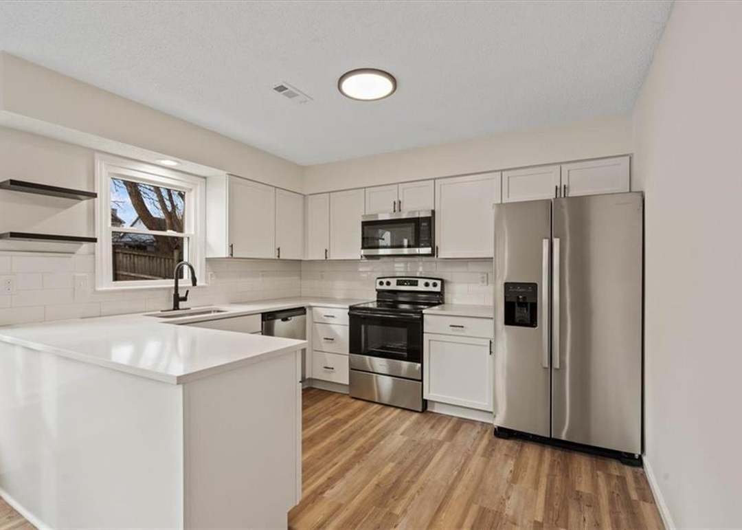15907 W 124th Terrace — photo 18