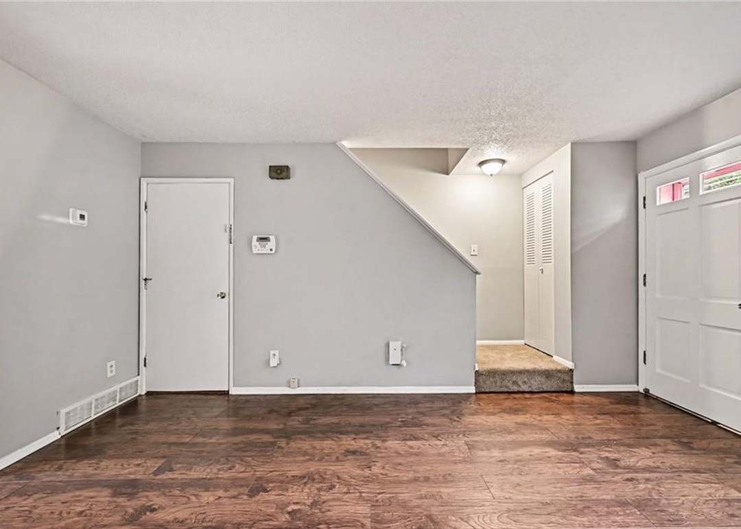 8011 E 88th Street — photo 15