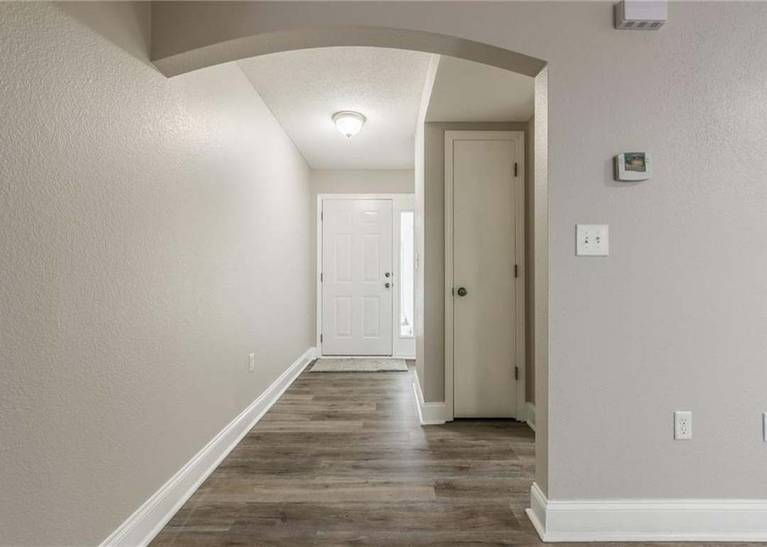 1215 NW Hidden Ridge Circle — photo 8