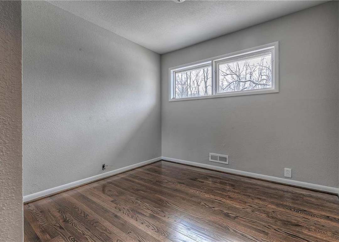 7307 E 108th Terrace — photo 3