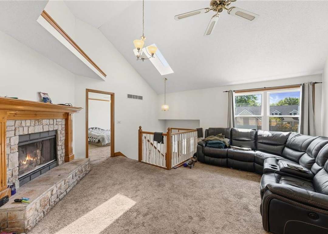 821 NE Michael Drive — photo 10