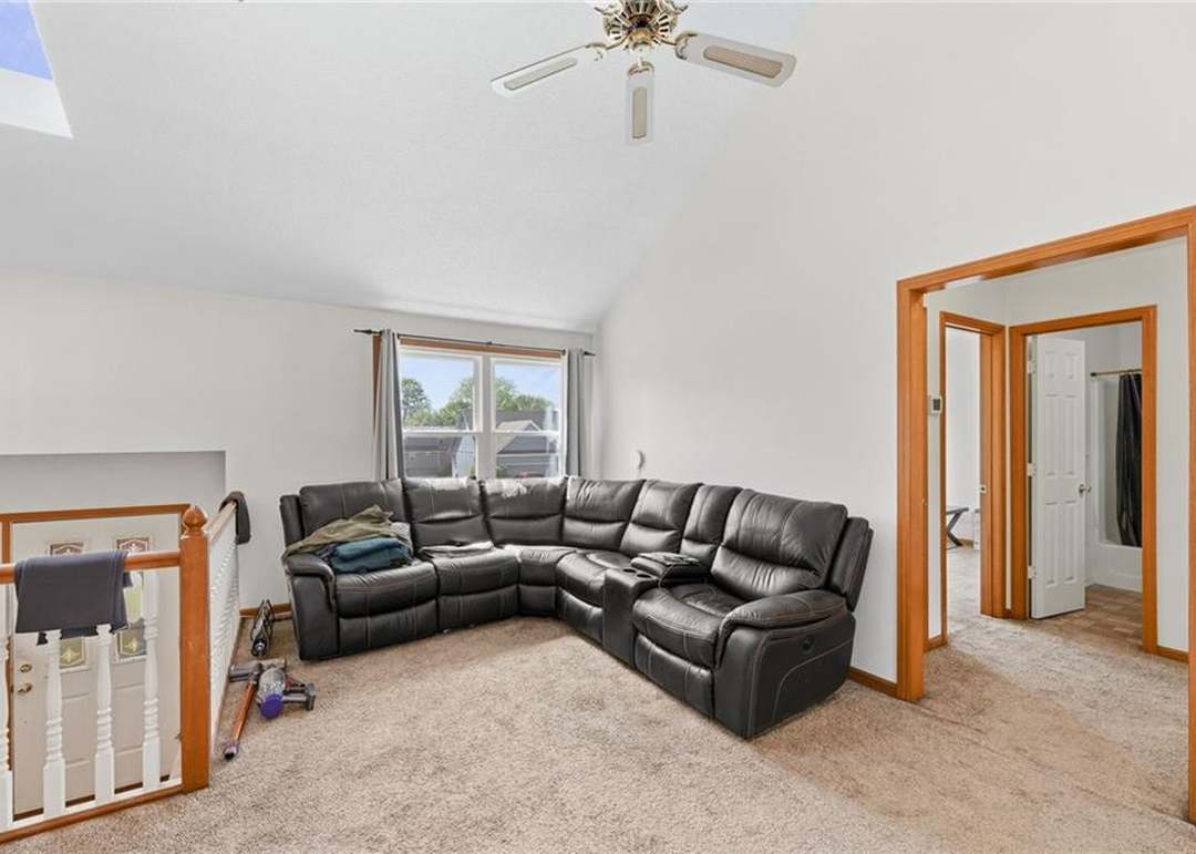 821 NE Michael Drive — photo 11