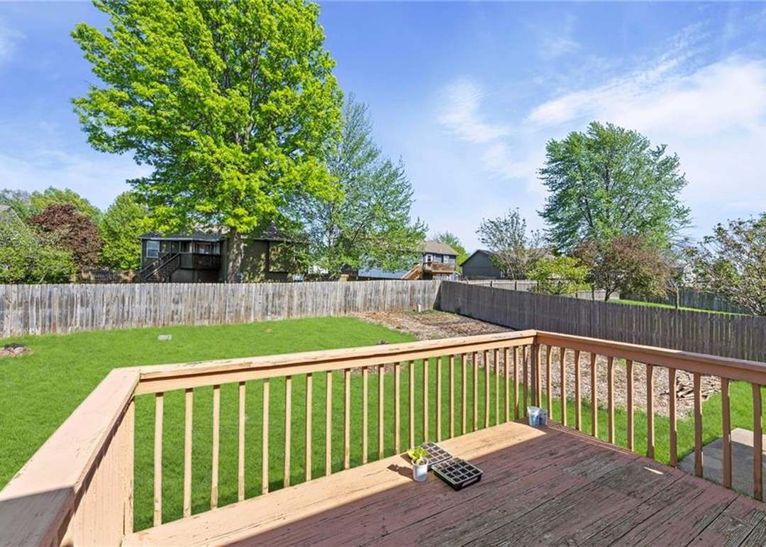 821 NE Michael Drive — photo 22