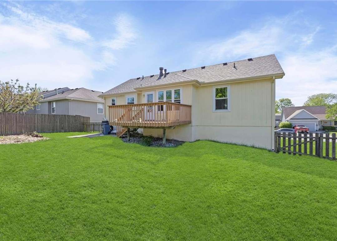 821 NE Michael Drive — photo 25