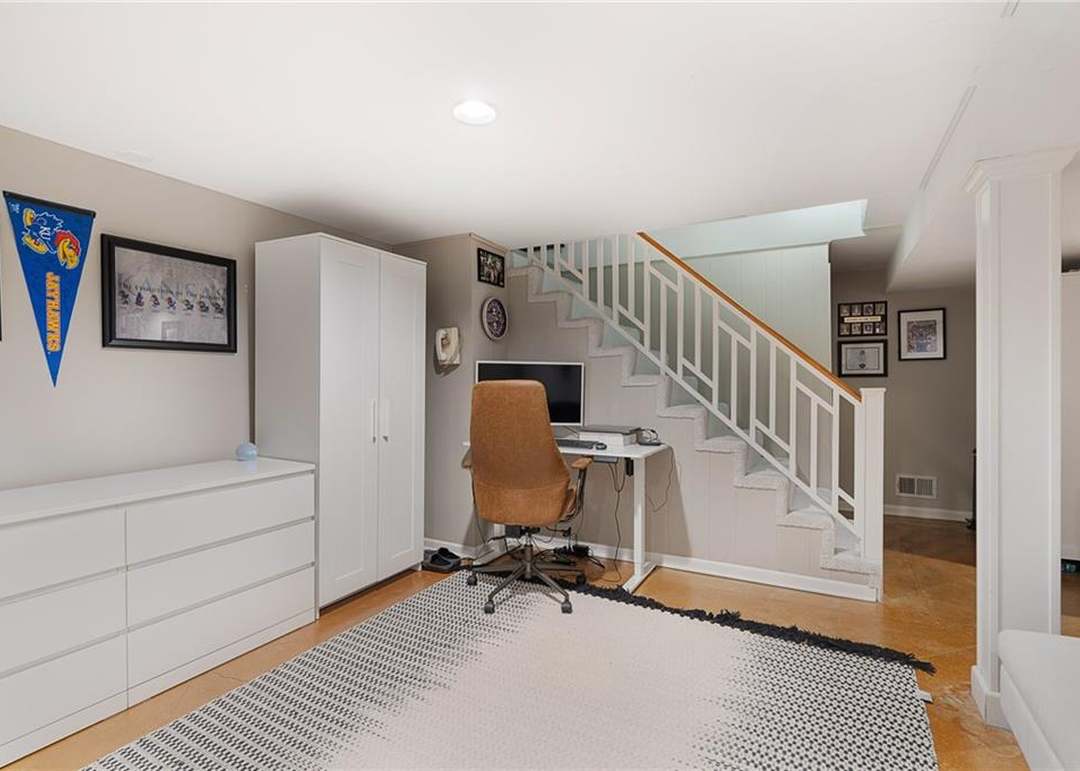 5212 Delmar Street — photo 37