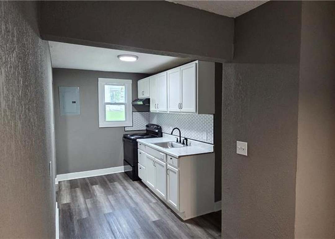 2810 Elmwood Avenue — photo 3