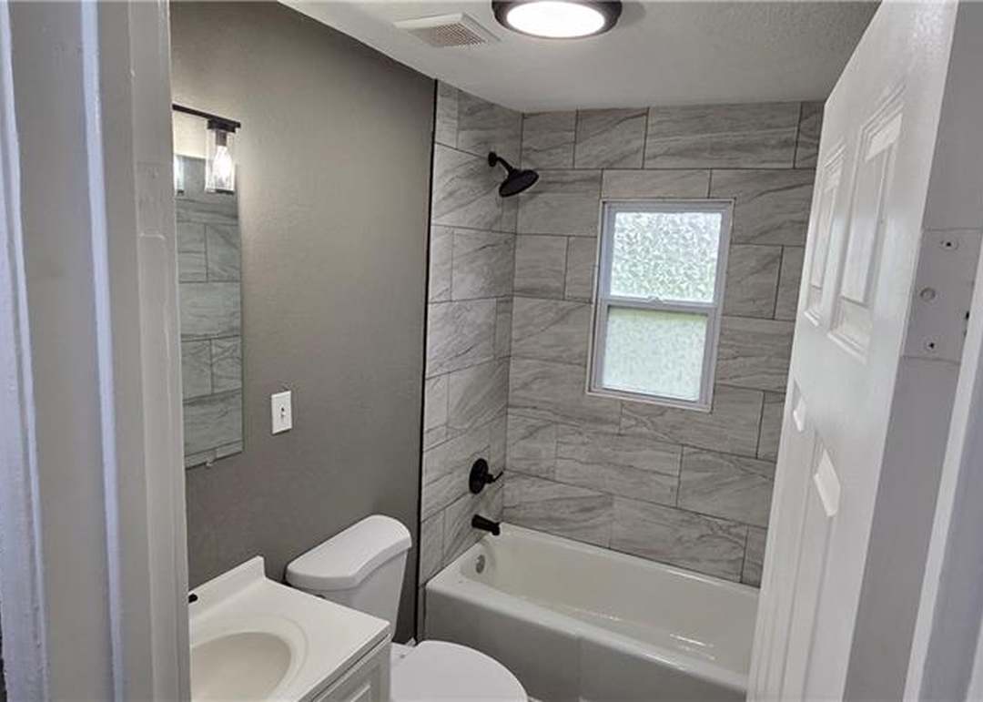 2810 Elmwood Avenue — photo 5