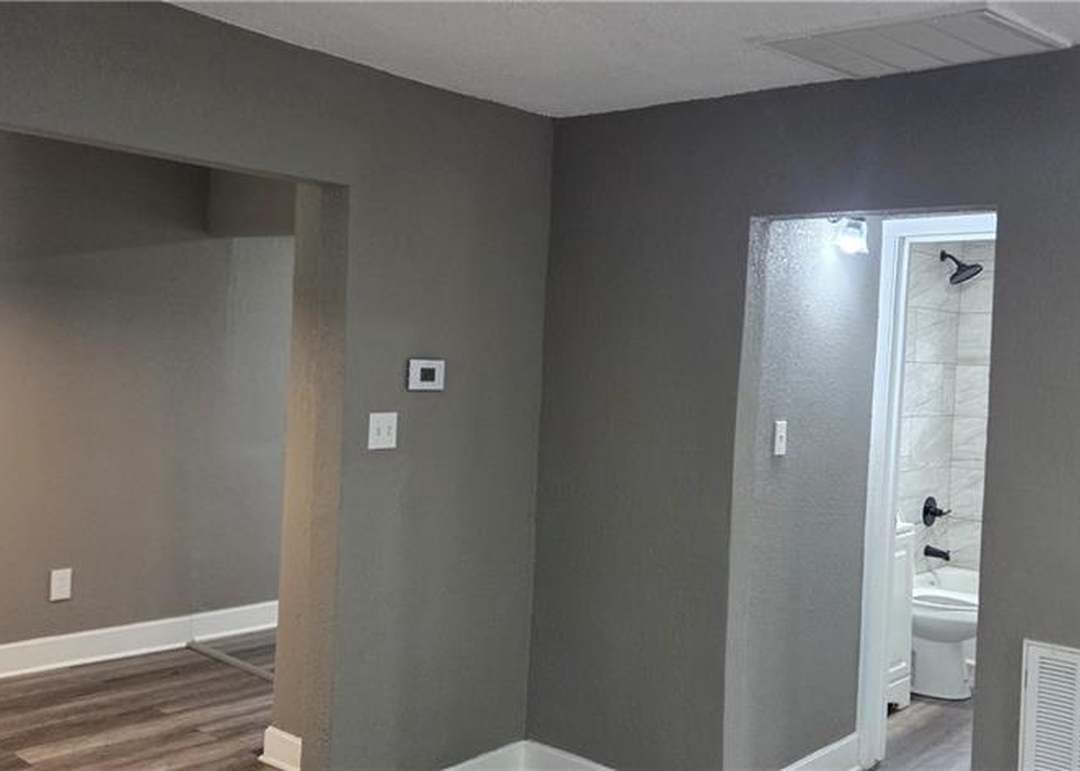 2810 Elmwood Avenue — photo 9
