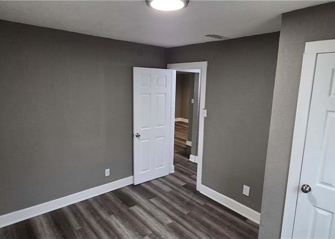 2810 Elmwood Avenue — photo 13