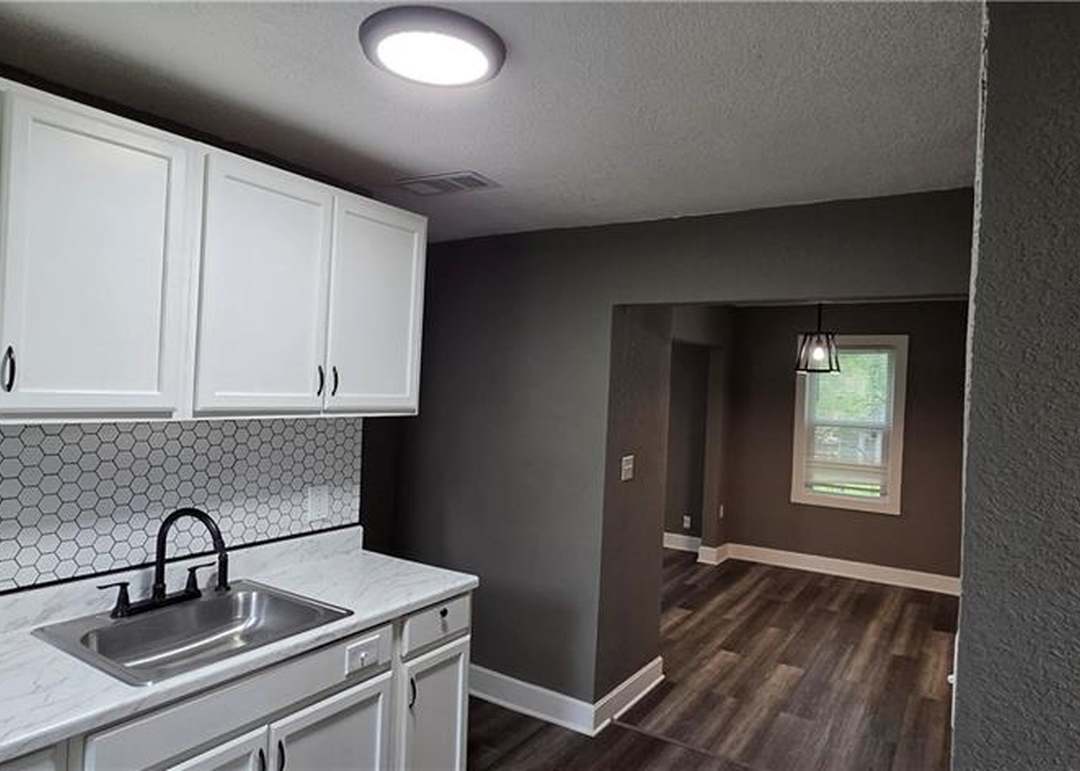 2810 Elmwood Avenue — photo 19