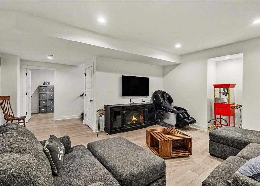 15945 W 165th Street — photo 29