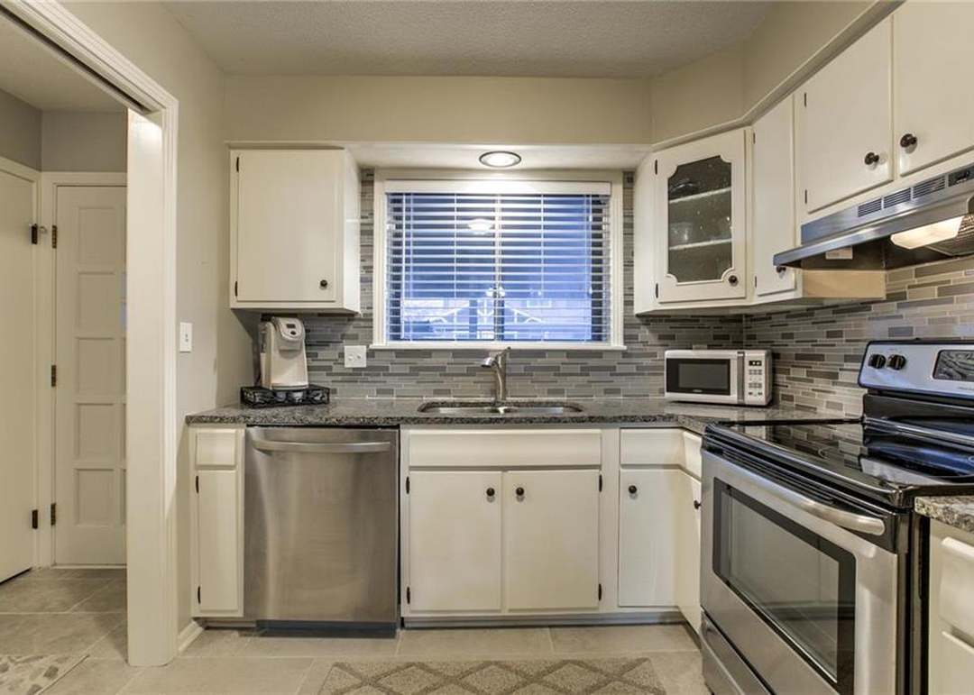 5632 W 97 Street — photo 11