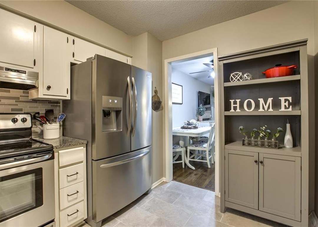 5632 W 97 Street — photo 13