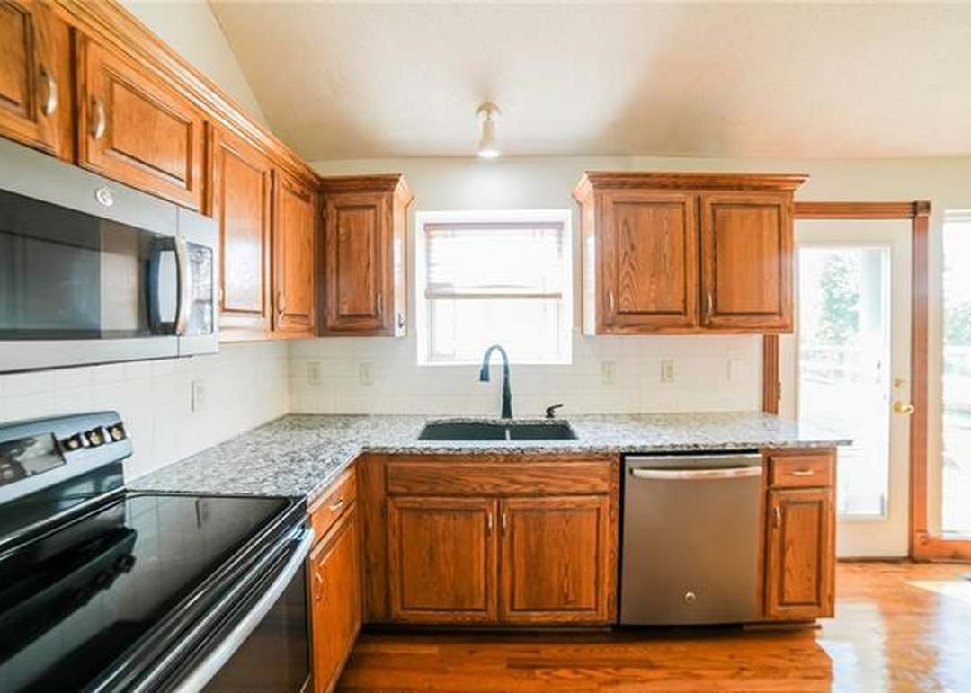 1147 Blue Bird Lane — photo 4