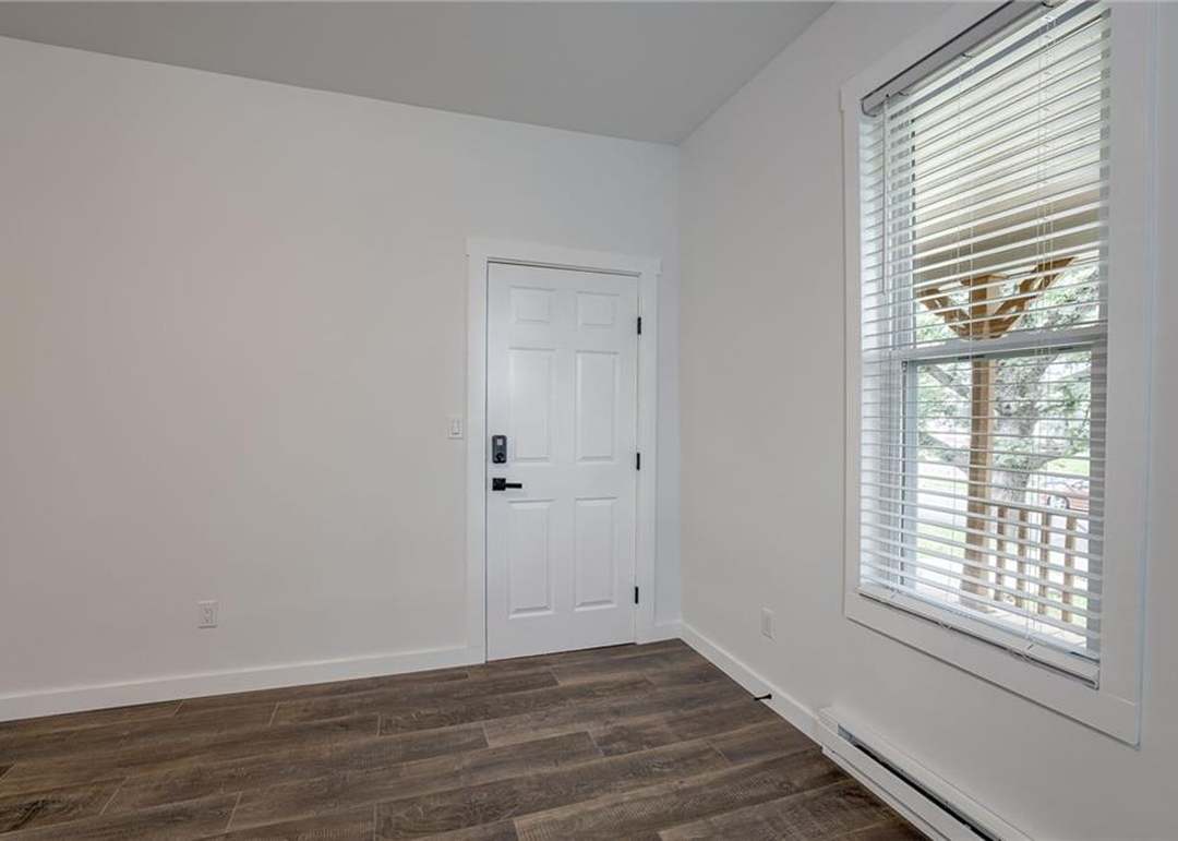 207 E Cedar Street — photo 5