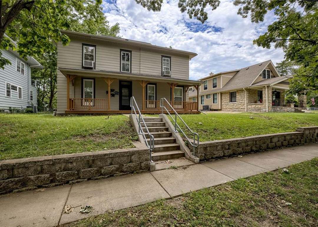 207 E Cedar Street — photo 8