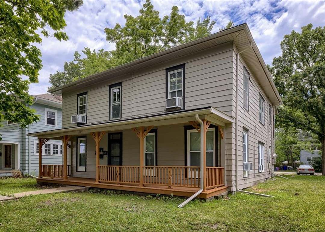 207 E Cedar Street — photo 9