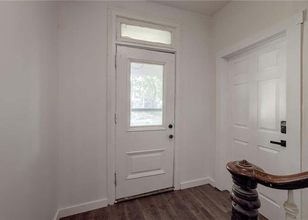 207 E Cedar Street — photo 11