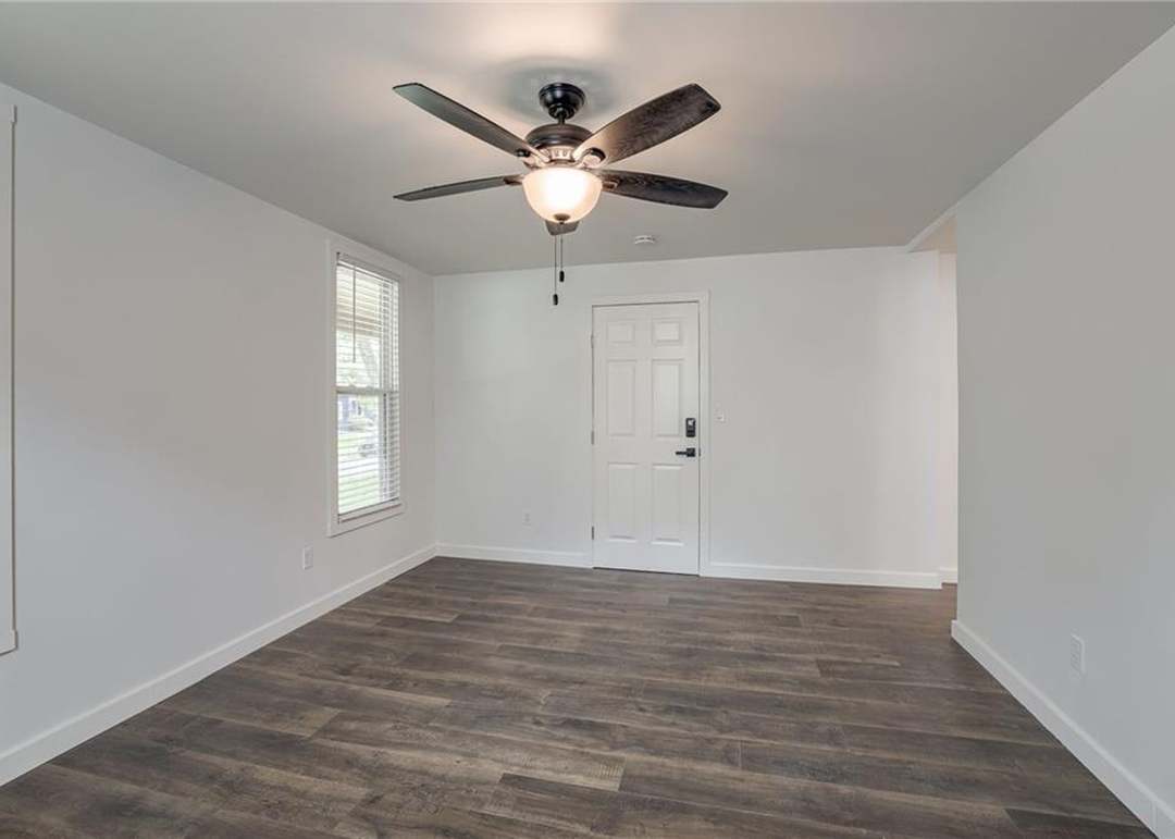 207 E Cedar Street — photo 12