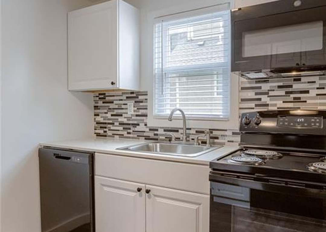 207 E Cedar Street — photo 14