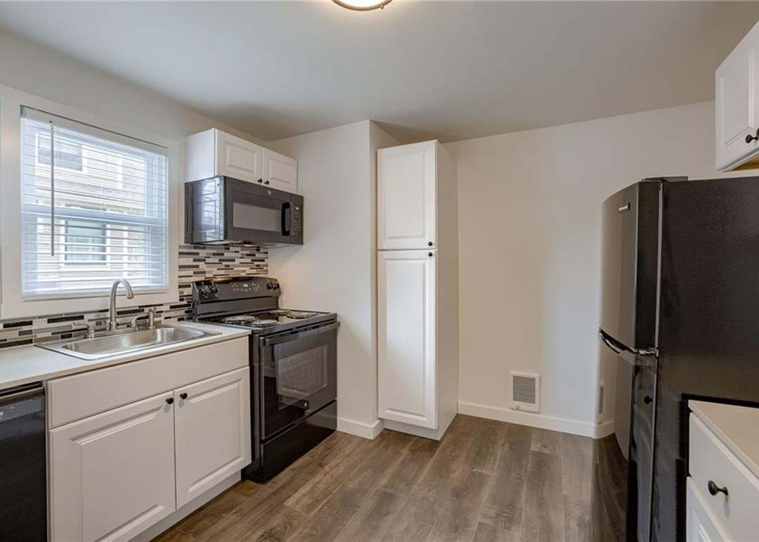 207 E Cedar Street — photo 15