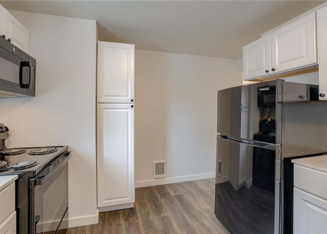207 E Cedar Street — photo 16