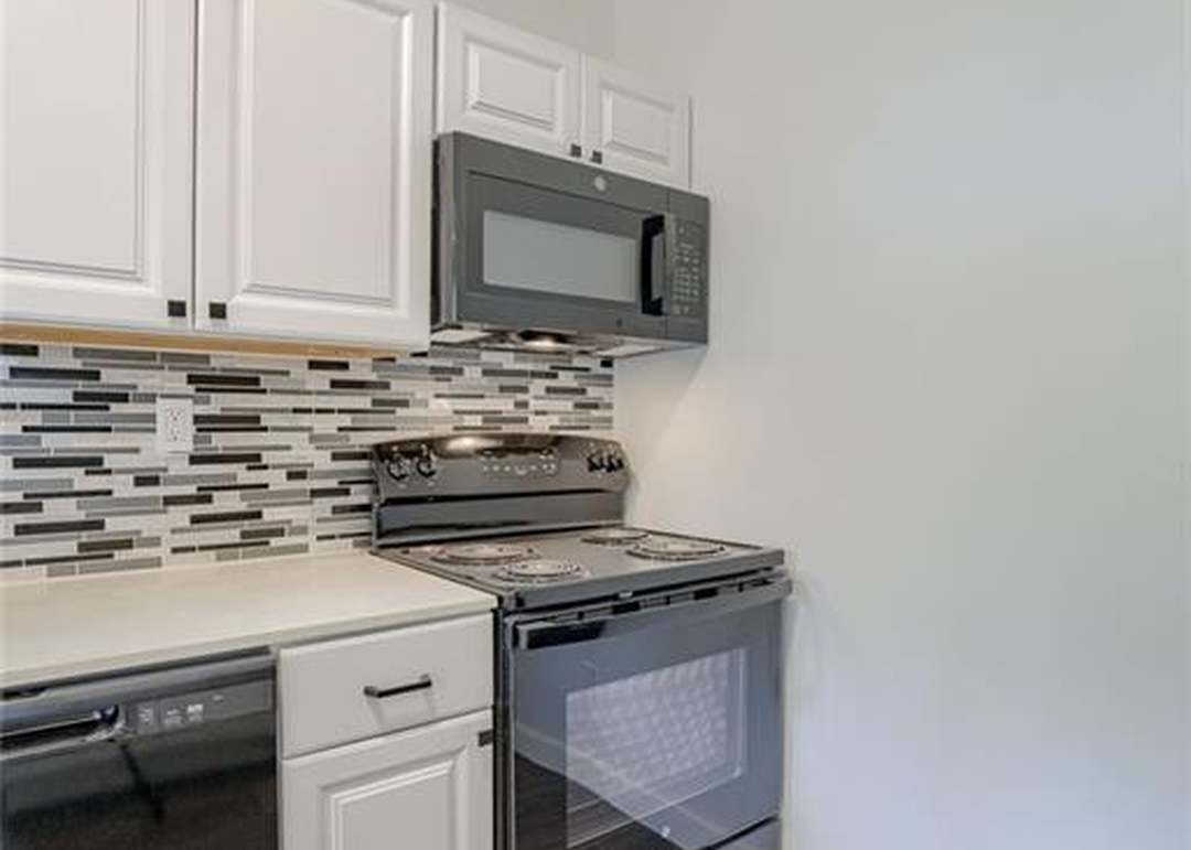 207 E Cedar Street — photo 25