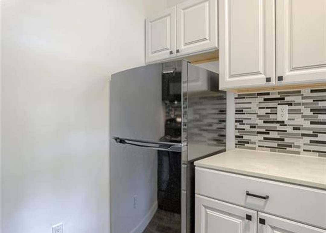 207 E Cedar Street — photo 26