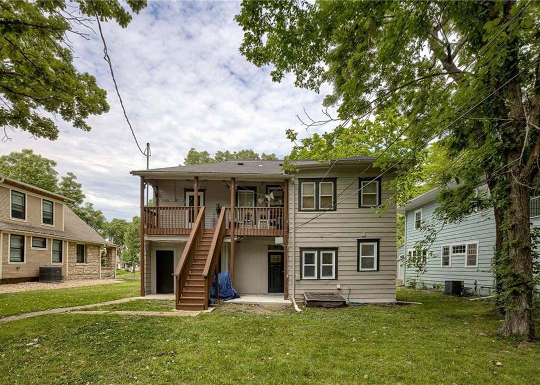 207 E Cedar Street — photo 28