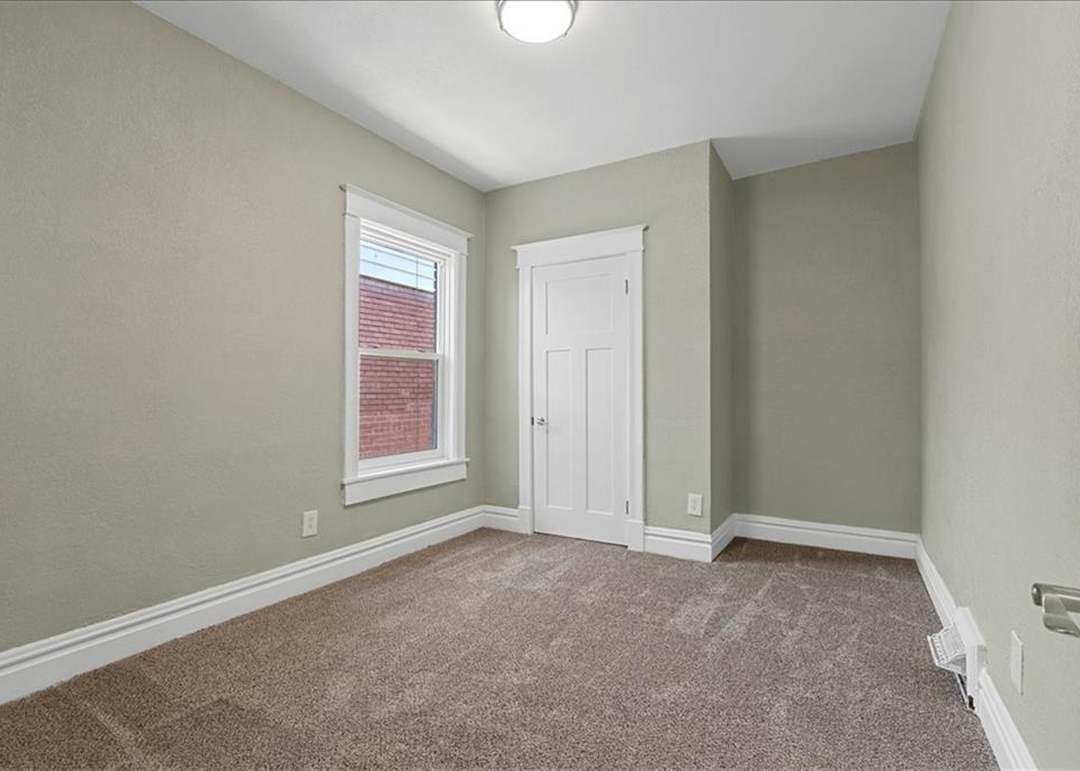 3217 E 28 Street — photo 7