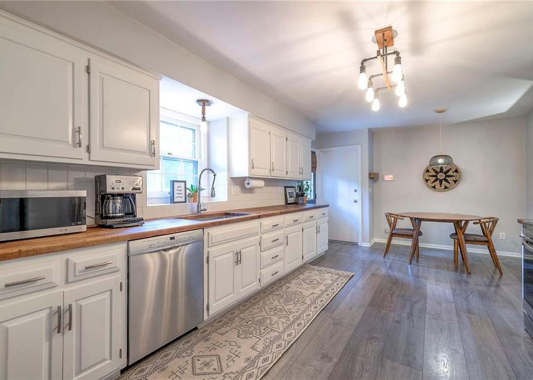 809 E 118 Terrace — photo 12